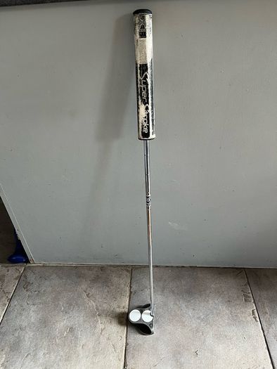 Odyssey 2 ball  putter.
