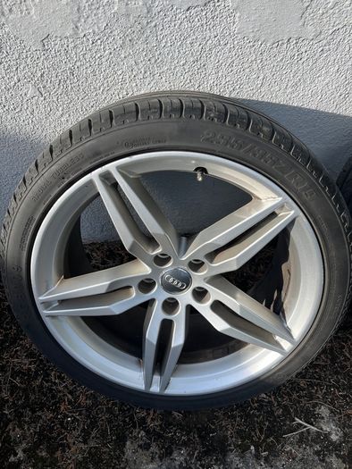 Audi S-Line genuine wheels 19 inch.