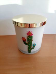 Large scented candle