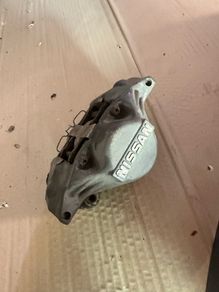 r33 skyline drivers rear caliper