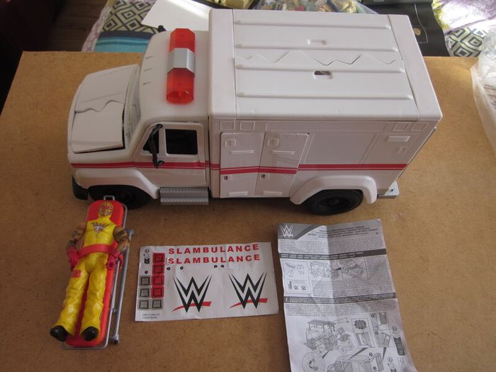 WWE Wrekkin Slambulance Breakway Vehicle