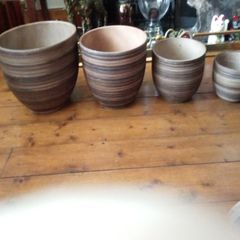 set of 4 ceramic plant pots 10 euros each or 4 for 35
