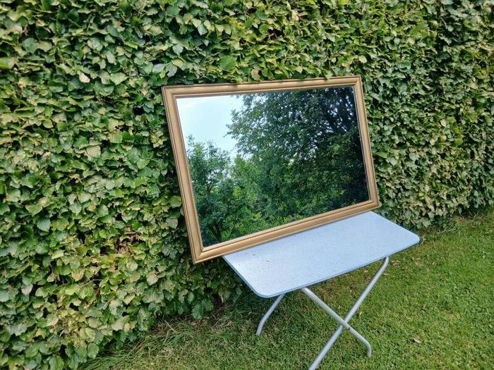 Mirror.