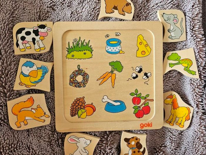 Goki Who Eats What? Wooden Matching Puzzle