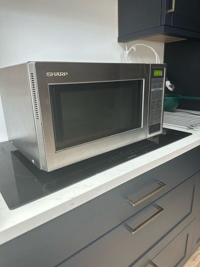 SHARP 900W Freestanding Stainless steel microwave