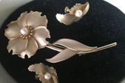 Vintage matching set brooch and earrings