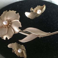 Vintage matching set brooch and earrings