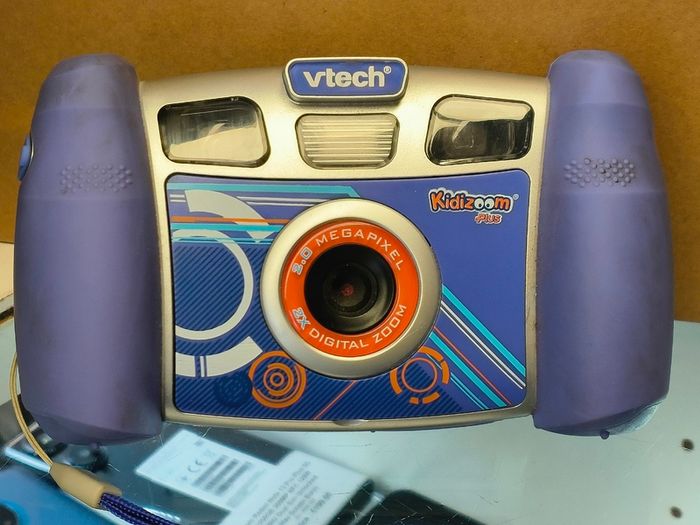Vtech Kidzoom Plus Blue Kids Unisex 2mp Digital Camera 1.8" Display 2x Digital Zoom (used)