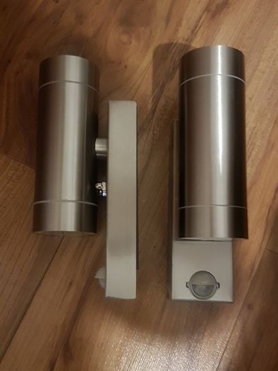 Light pir sensor 25 euro each(including bulbs) 2 available