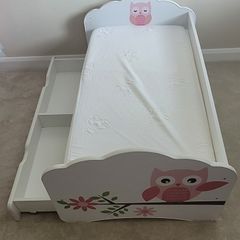 Toddler owl bed
