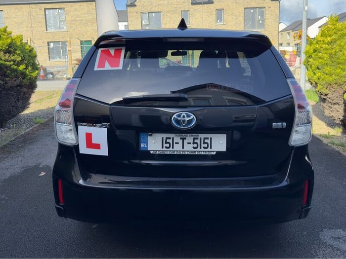 Toyota Prius Alpha 2015 7 Seater Auto Family Car