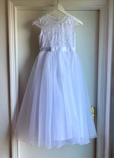 La Petite Lucy communion dress with bolero and accessories (size 134 or 9 years)