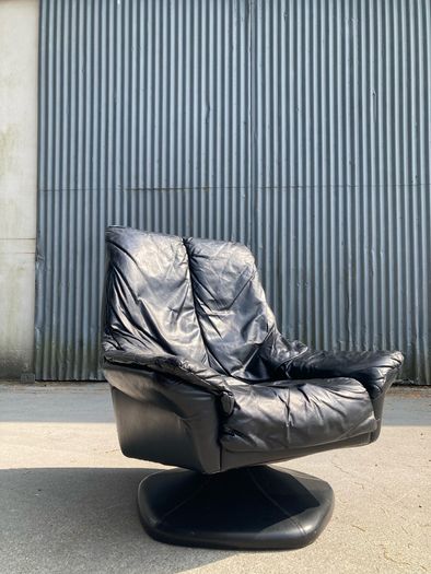 Mid Century Swivel Lounge Chair - Warehouse and Showroom Open Saturday  15th August 12 till 4pm 12 till 4pm Eircode R95T227