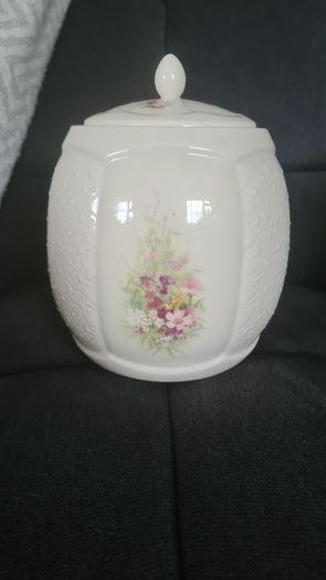 Lidded Jar Irish Parian Donegal