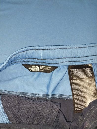 The North Face Performance 1/4 Zip Top paired with the matching The North Face 24/7 Block Shorts Never used