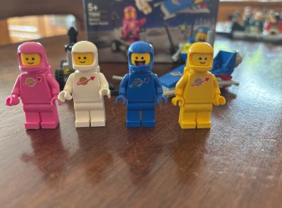 Lego Benny's Space Squad 70841