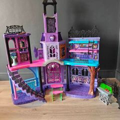 Monster High Haunted High School Dolls House