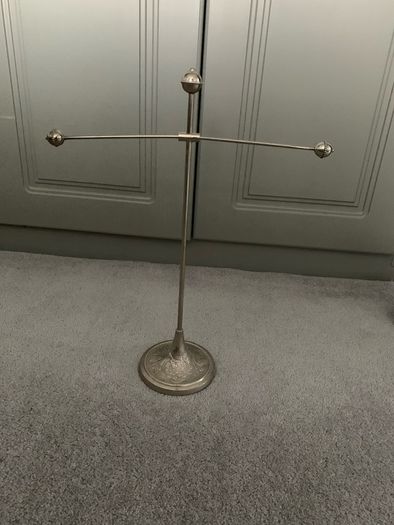 Chrome jewellery stand