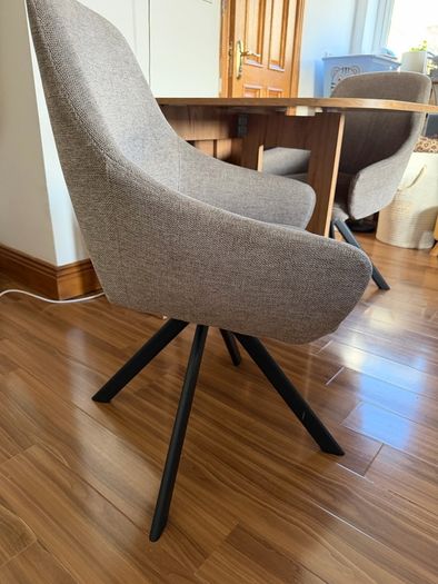 Dining table foldable on both side and 2 chairs (can rotate)