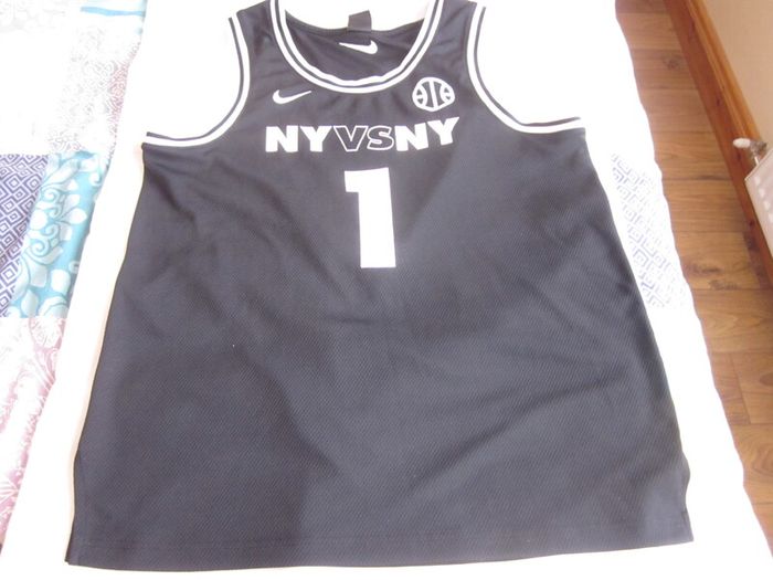 Nike Mens Sportwear DNA Jersey NY