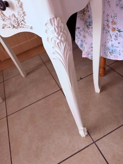 vanity table