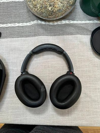 WH-1000XM3 Wireless Noise Cancelling Headphones