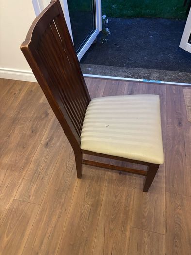 Table & Chairs