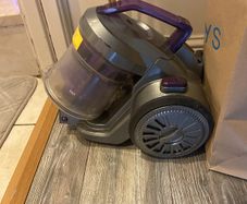 Vacuum bush
