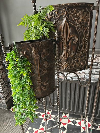 Fluer de lis verde planters