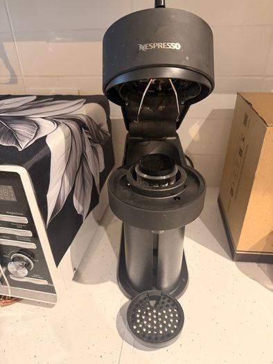 Nespresso coffee machine with 2 coffee box
