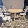 table and chairs Image 3
