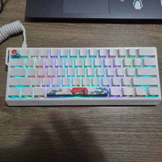 Mad60he White RGB Amber Pro Switches Coral Keycaps and Cable