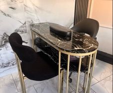 Nail Station to rent in Salon