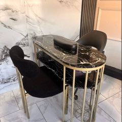 Nail Station to rent in Salon