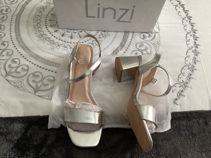 Silver sandles