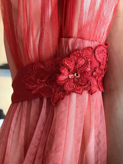Little mistress : London red dress