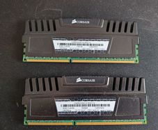2x 8gm DDR3 RAM 1600mzh corsair
