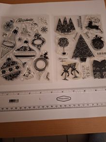 2 x sets of clear Christmas stamps for cardmaking fun!