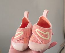 Baby walking shoes Nike swoosh 1 size UK2.5