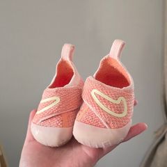 Baby walking shoes Nike swoosh 1 size UK2.5
