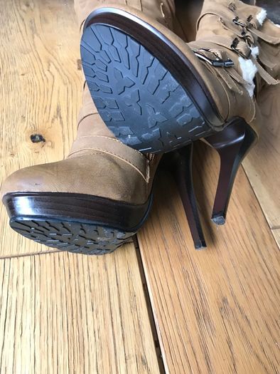 Pre-loved Long Beige Platform Stiletto Boots-Size 4