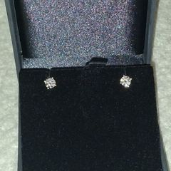 Earrings jewellery