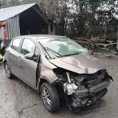 Breaking Toyota Yaris 2017 petrol