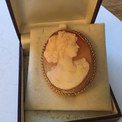 New  9ct Gold Large Lovely Cameo Brooch
