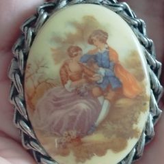 Vintage Fragonard Oval Porcelain Brooch.