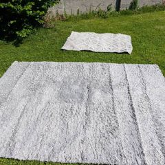 2 Rugs