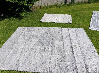 2 Rugs