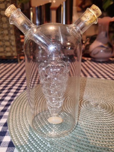 Oil and vinegar cruet