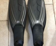 Diving fins