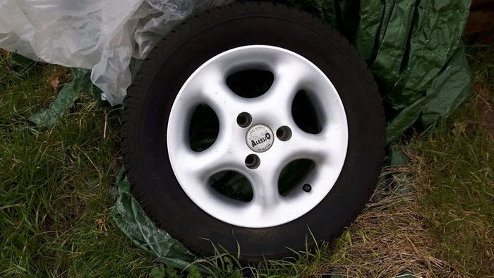 3 stud wheels